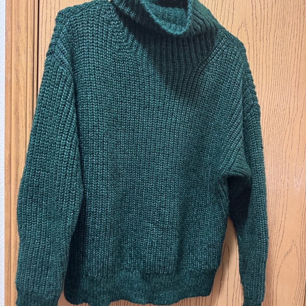 Apt.9 emerald oversized sweater size small ❤️